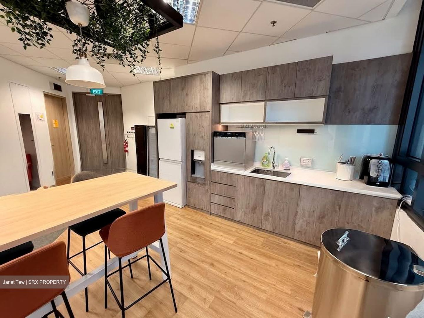 PLUS (D1), Office #538681001